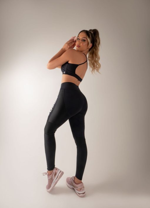 Workout Bra and Leggings Set - Black | Fitnessee